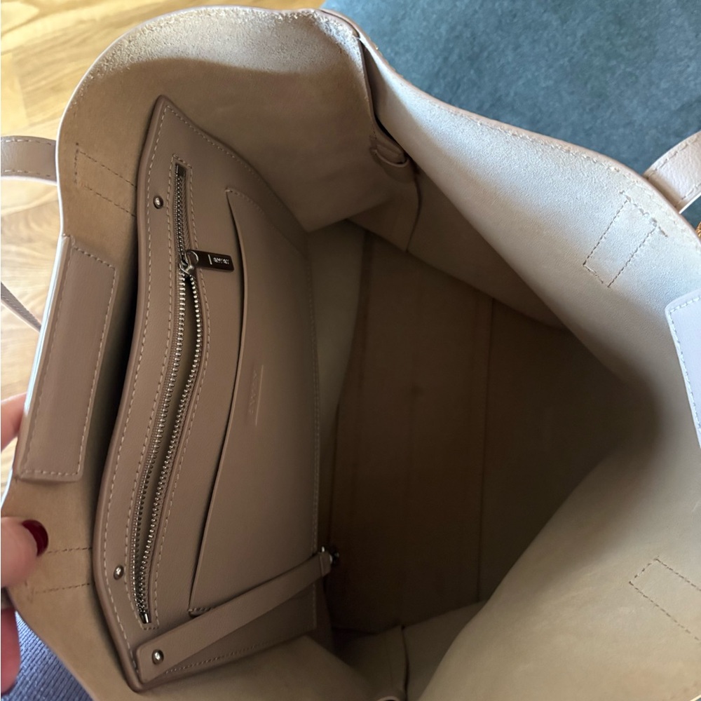Away Beige Women's Tote Bag - Picture 3 of 3